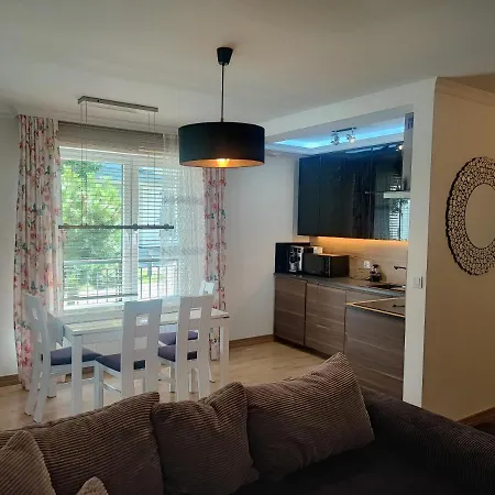 5 Z Widokiem Na Basen *