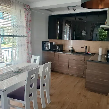 5 Z Widokiem Na Basen * ウストロニエ・モルスキエ