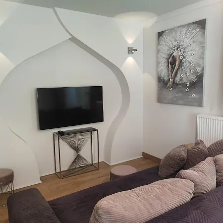 5 Z Widokiem Na Basen *