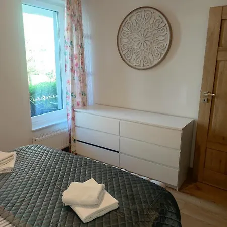 5 Z Widokiem Na Basen アパート ウストロニエ・モルスキエ