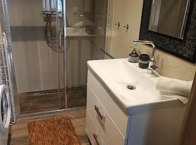 5 Z Widokiem Na Basen